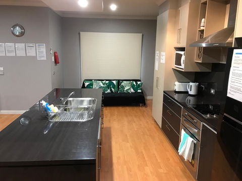 Island Blue Holiday House - Gold Coast 4U 2