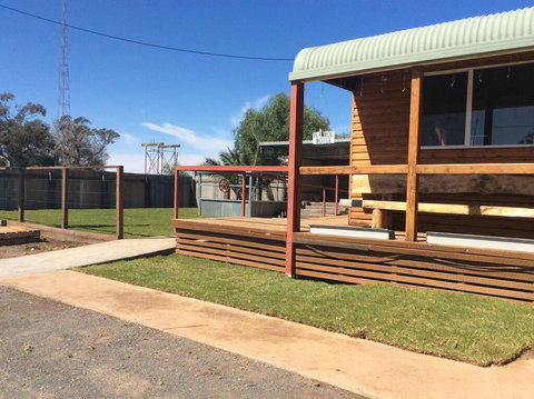 Ivanhoe Hotel Motel - Accommodation Gold Coast 3