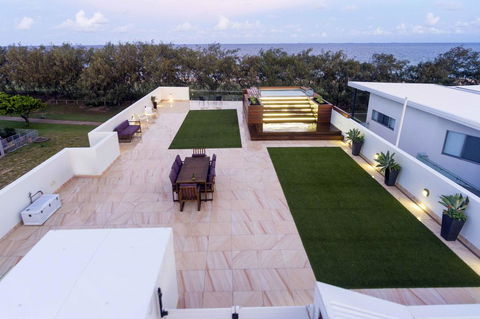 IVY Villas - Accommodation Gold Coast 0