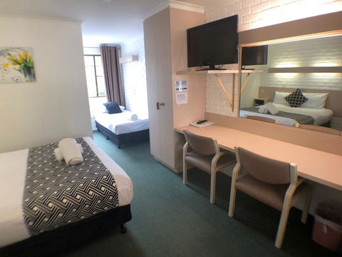 Jacaranda Place Motor Inn - Accommodation Gold Coast 1