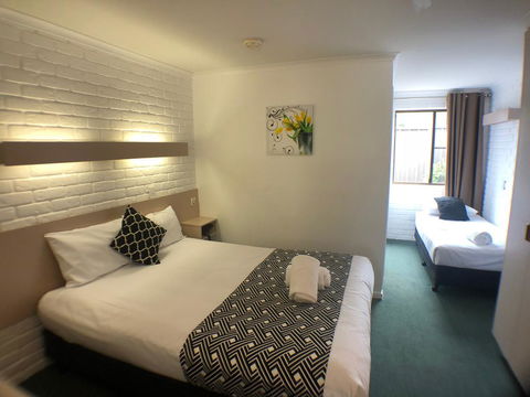Jacaranda Place Motor Inn - Accommodation Gold Coast 3