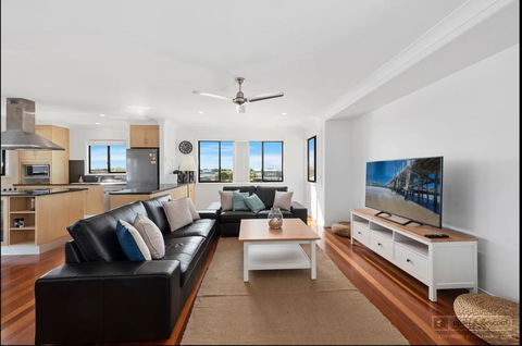 Jetty Escape - Accommodation Gold Coast 0
