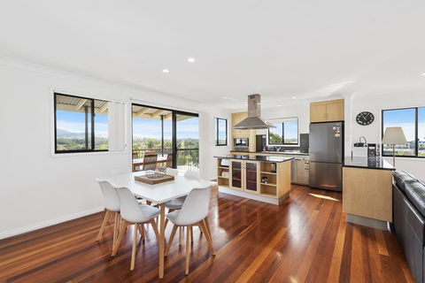 Jetty Escape - Accommodation Gold Coast 2