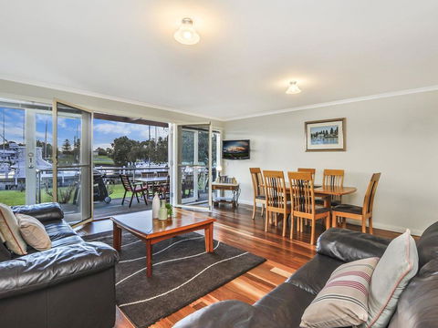 JOHANSSON'S PERCH No. 1 - Gold Coast 4U 0