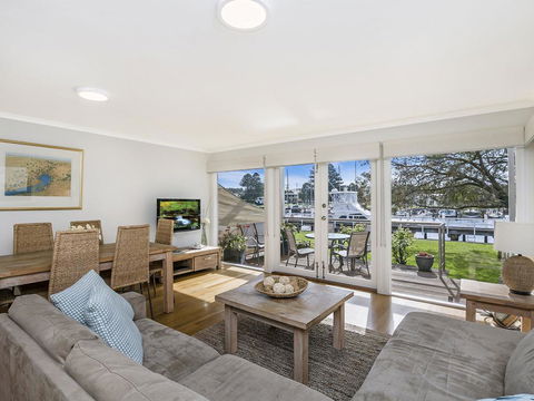 JOHANSSON'S PERCH No. 3 - Accommodation Gold Coast 0