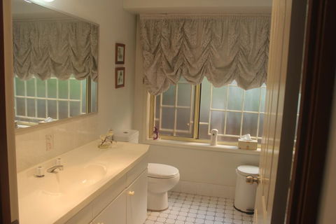 JOHN HUNTER B&B - Accommodation Gold Coast 1