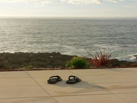 Jones's Beach House - Perfect Location With Views! - Accommodation Gold Coast 1