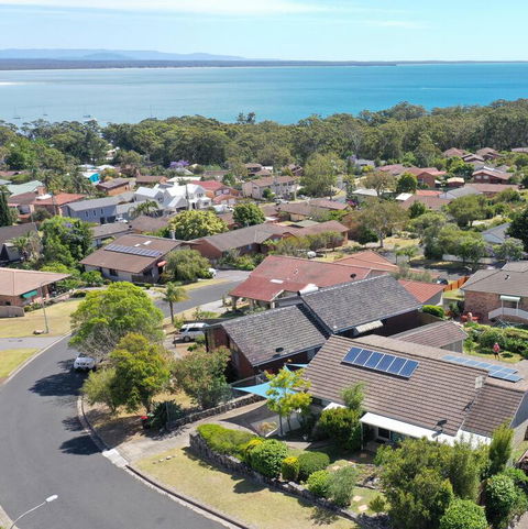 JUST-4-YOU! Amazing Sea Views, WIFI, Fullly Air-conditioned, King Bed - Accommodation Gold Coast 3