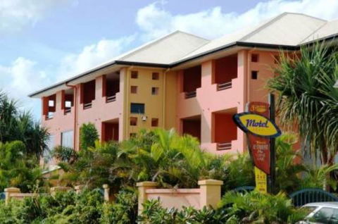 Kacy's Bargara Beach Motel - Gold Coast 4U 1