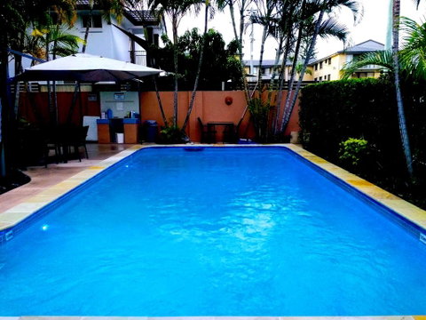 Karana Palms Self Contained Apartments - Accommodation Gold Coast 1