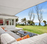 Karelda - absolute waterfront pet friendly property - Accommodation Gold Coast