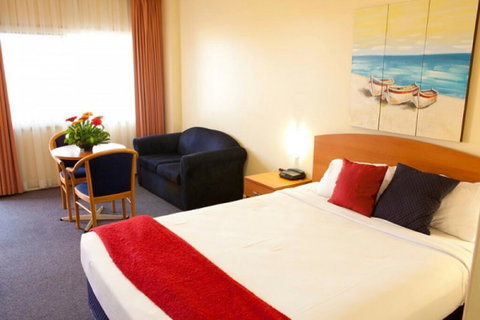 Karinga Motel, SureStay Hotel By Best Western - Accommodation Gold Coast 3