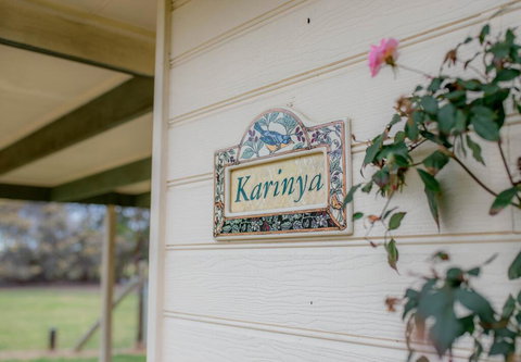 Karinya Cottage - Pet Friendly Country Retreat - Accommodation Gold Coast 3