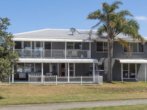 Kendalls Beach House - Gold Coast 4U 3