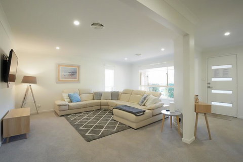 Kentia Drive 28 - Accommodation Gold Coast 1