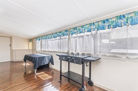 Kepal House - Budget Friendly Family Home - Gold Coast 4U 2