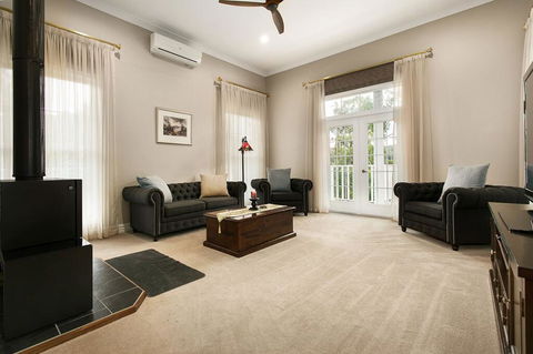 Kerami Manor & Day Spa - Gold Coast 4U 2