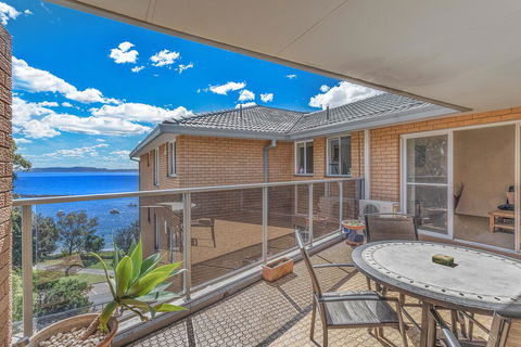Kiah Unit 18 53 Victoria Parade - 1 Gold Coast 3