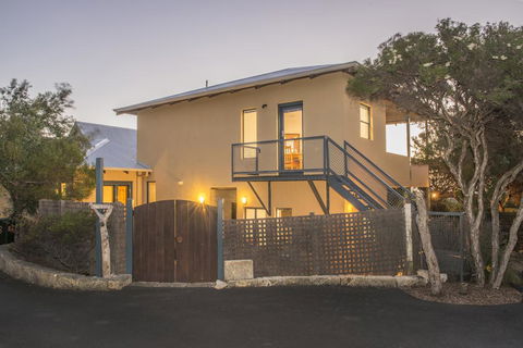 Kilifi Beach House - Gold Coast 4U 1