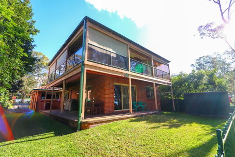 Kingfisher LakeHouse - Accommodation Gold Coast 0
