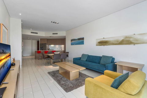 KINGSCLIFF COAST CULTURE 1208 - Gold Coast 4U 2