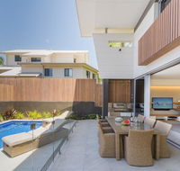 KoKo's Beach House - Gold Coast 4U