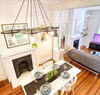 KOZYGURU Surry Hill 3 Bed Terrace Walk to Central Station - Gold Coast 4U
