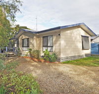 KYEEMA - FREE WIFI  NETFLIX - PET FRIENDLY OUTSIDE ONLY - Accommodation Gold Coast