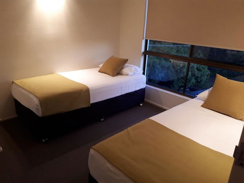 L'Amor Holiday Apartments - Accommodation Gold Coast 2