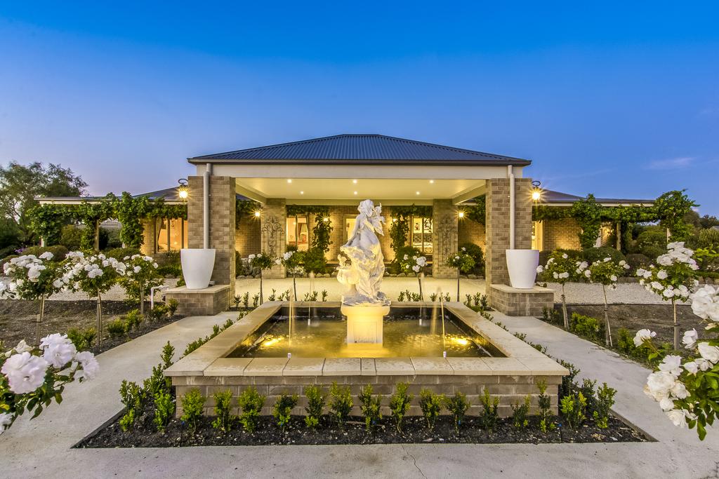 Anakie ACT Accommodation Gold Coast
