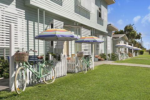 La Costa Beachside Motel - Accommodation Gold Coast 0
