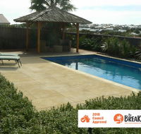La Mer - Home with a Pool - Accommodation Gold Coast