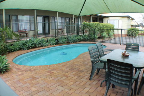 Lake Forbes Motel - Accommodation Gold Coast 2