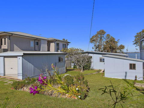 Lakes Edge Cottage - Accommodation Gold Coast 2