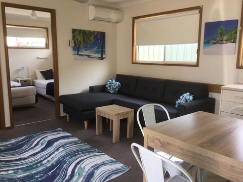 Lakes Jakaranda Holiday Units - Accommodation Gold Coast 1