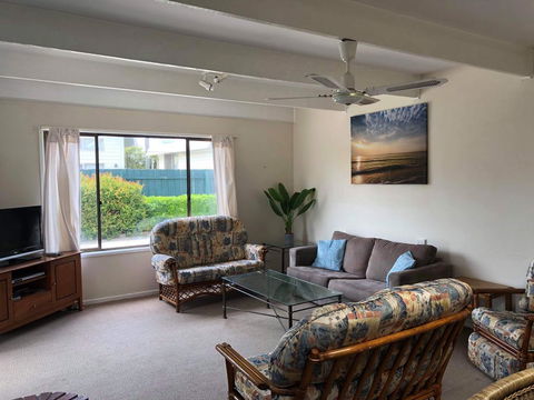 Lakes Jakaranda Holiday Units - Accommodation Gold Coast 3