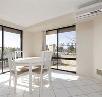 Lakeside Fun house near the Swan Valley - Accommodation Gold Coast