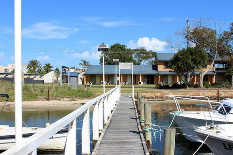 Lakeside Motel Waterfront - Accommodation Gold Coast 0