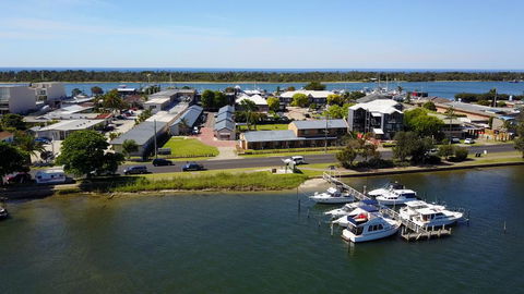 Lakeside Motel Waterfront - Accommodation Gold Coast 3