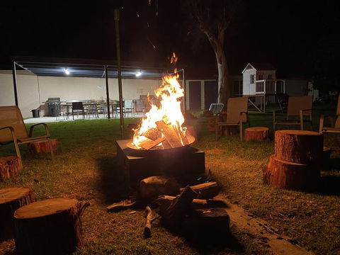 Lakeside Motel Waterfront - Accommodation Gold Coast 1