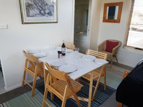 Lakeside Studio - Accommodation Gold Coast 1