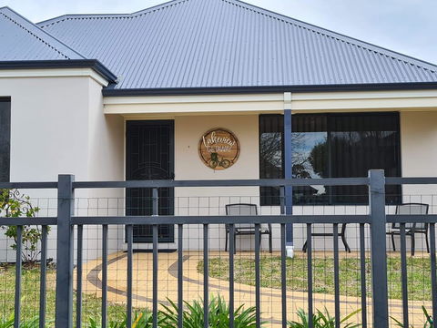 Lakeview Getaway - Accommodation Gold Coast 0