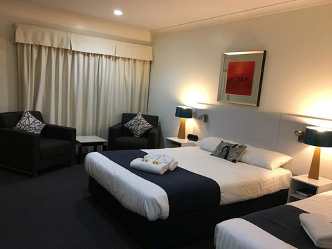 Lakeview Motor Inn - Gold Coast 4U 1