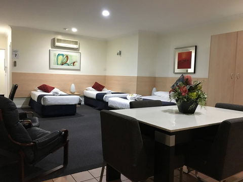 Lakeview Motor Inn - Gold Coast 4U 2