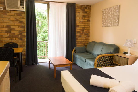 Lancaster Court Motel - Accommodation Gold Coast 1