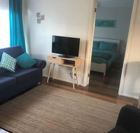 Laneway Bungalow 1 Bedroom complete Unit East G - Accommodation Gold Coast