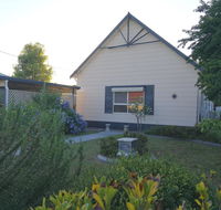 Large 6-Bedroom House with Wifi  Netflix Close to Singleton CBD Hunter Valley - Gold Coast 4U