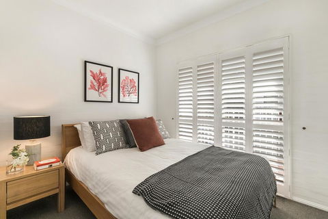 Large And Airy Unit In Quiet Riverside Suburb - Gold Coast 4U 2