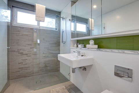 Large And Brand-new Apartment Close To City - Gold Coast 4U 2