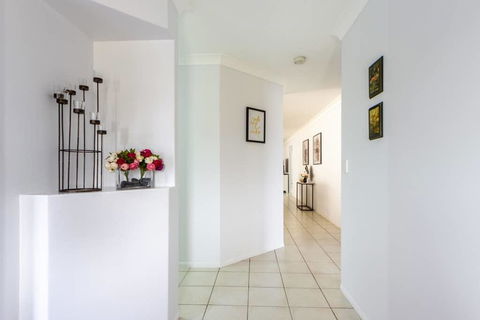 Large Executive And Family Home - Flinders View - Accommodation Gold Coast 3